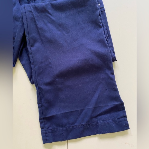 Grey’s Anatomy Blue Navy Scrub Set - Picture 9 of 11
